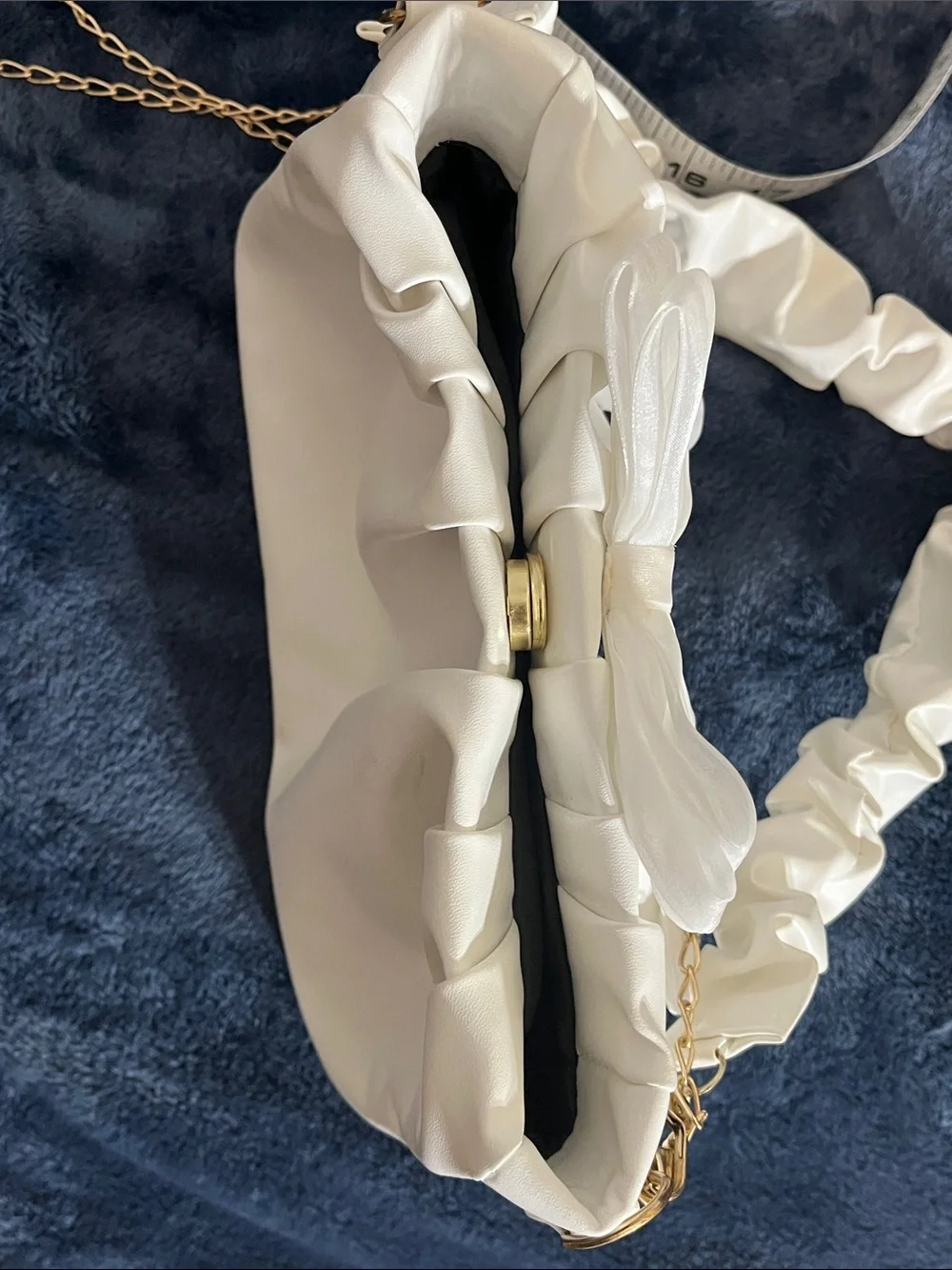 N/A white bow